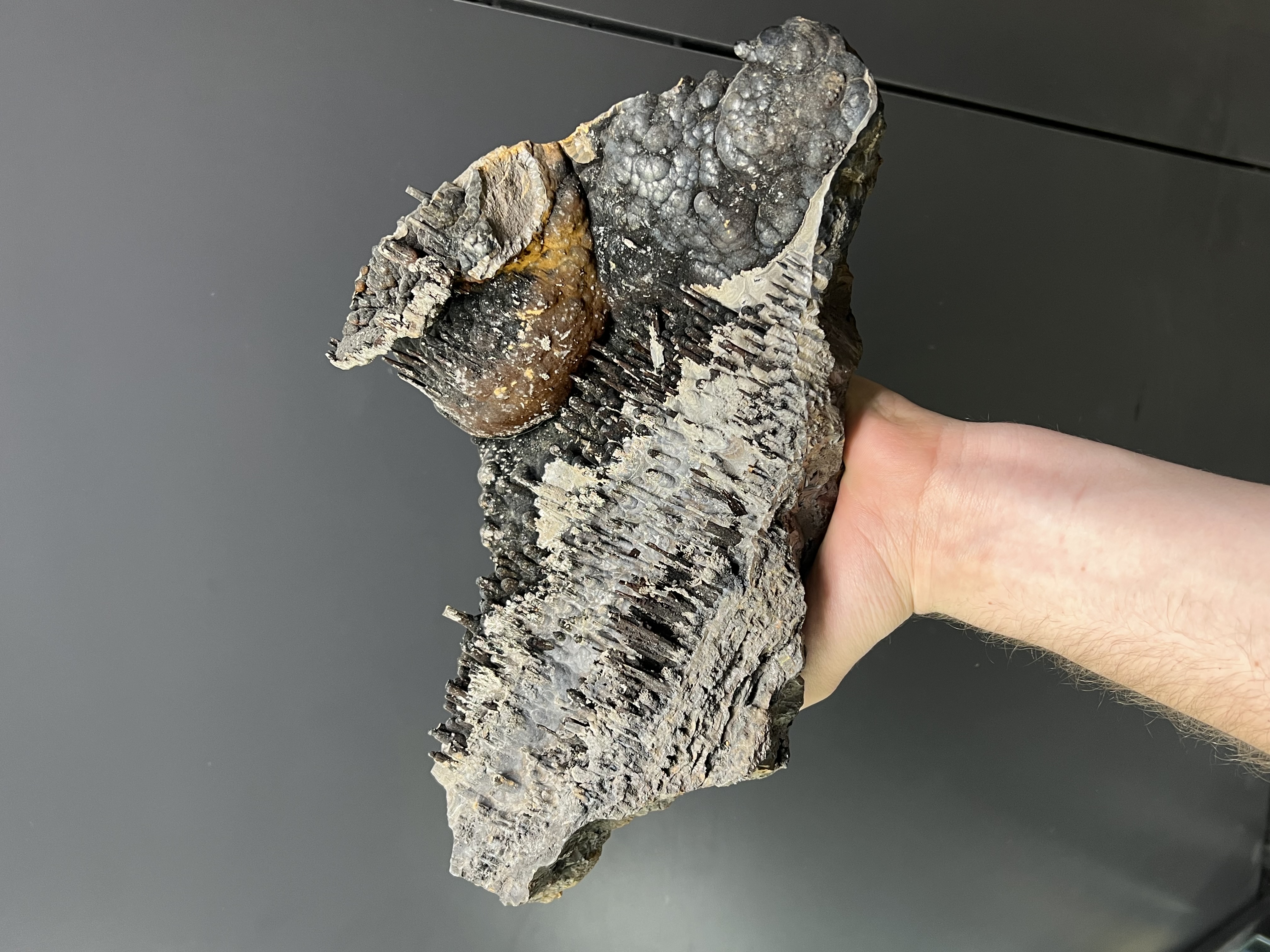 Museum Quality! Very Special, Limonite And Specularite With Stalactite Goethtie