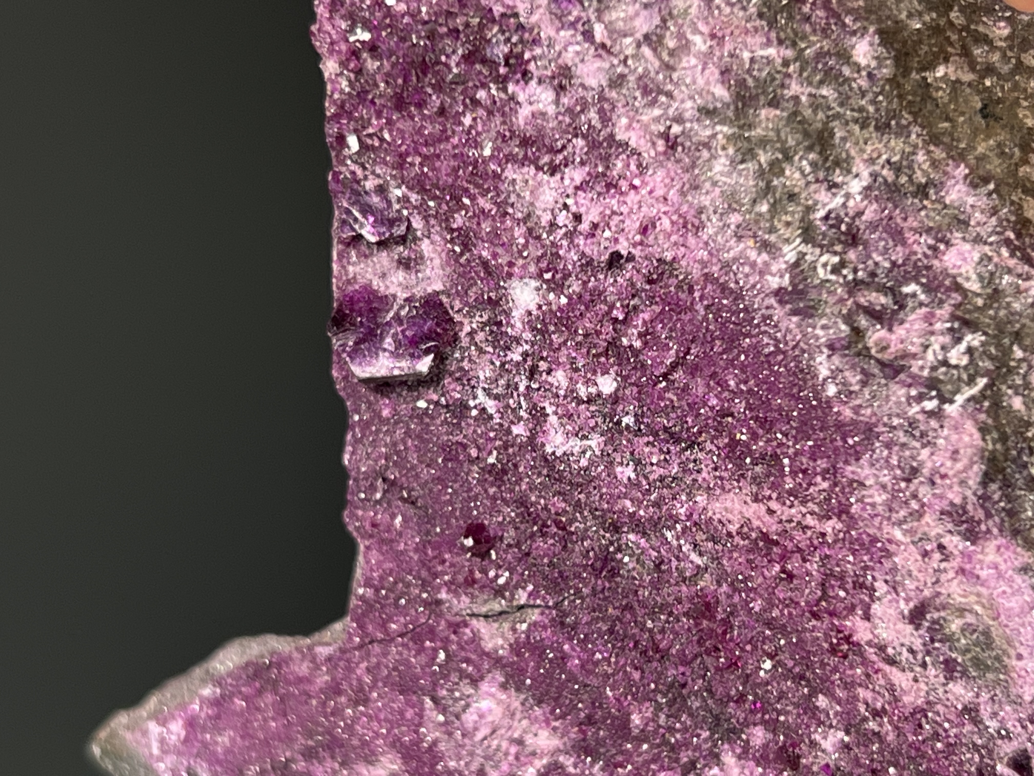 Special Showy Kammererite Specimen