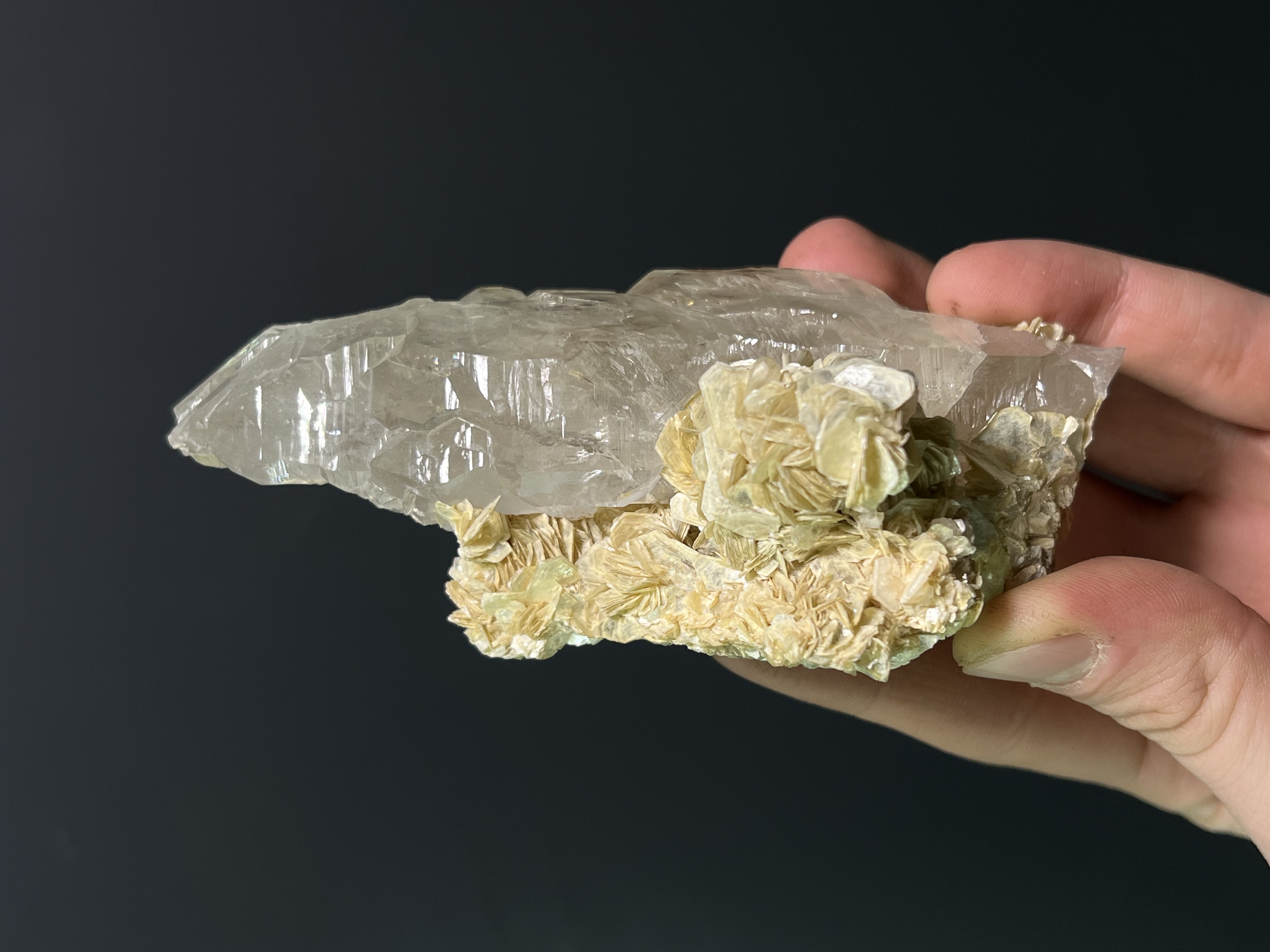 Museum Grade, Apatite Mica Quartz, 326gram