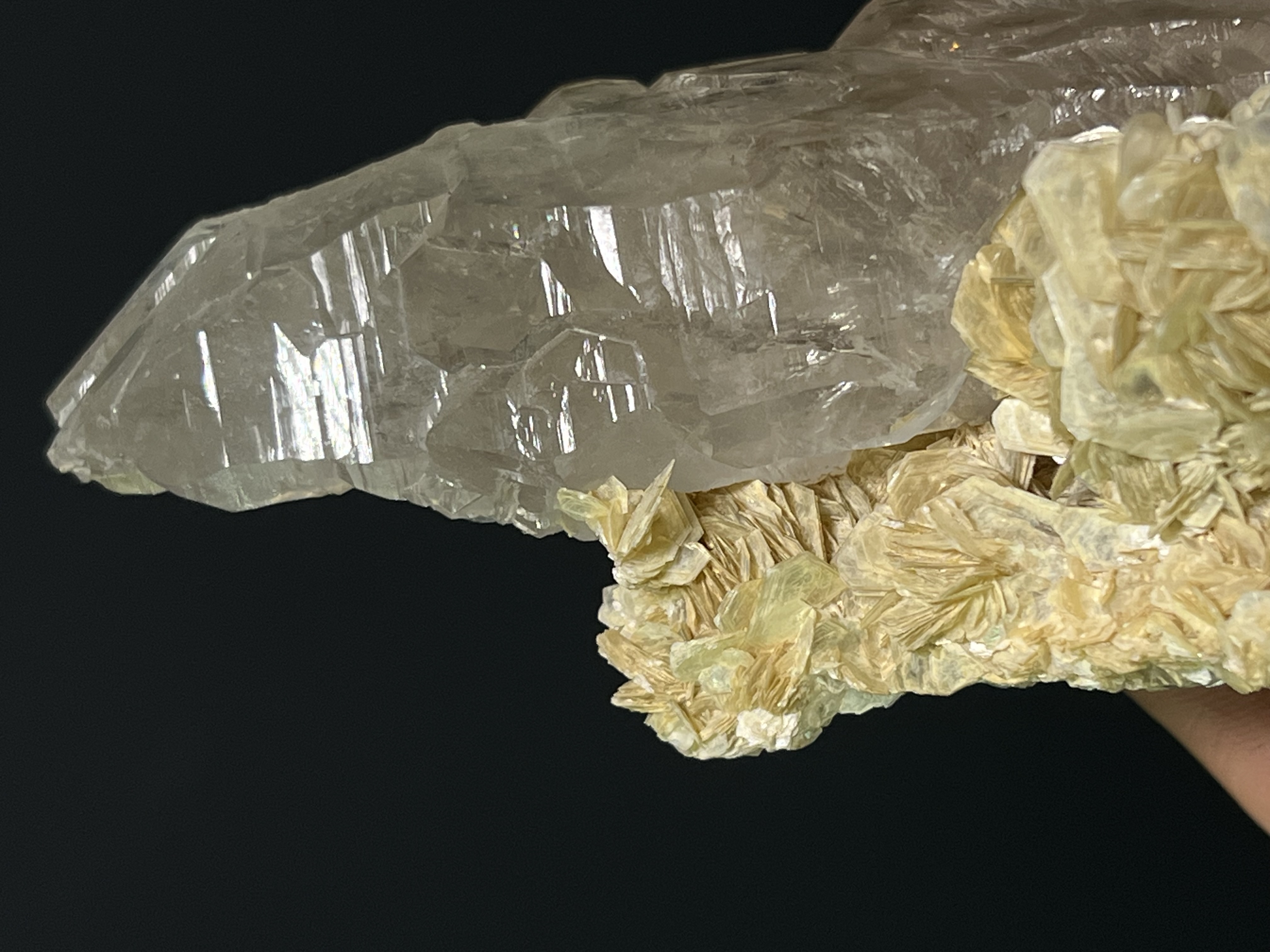 Museum Grade, Apatite Mica Quartz, 326gram