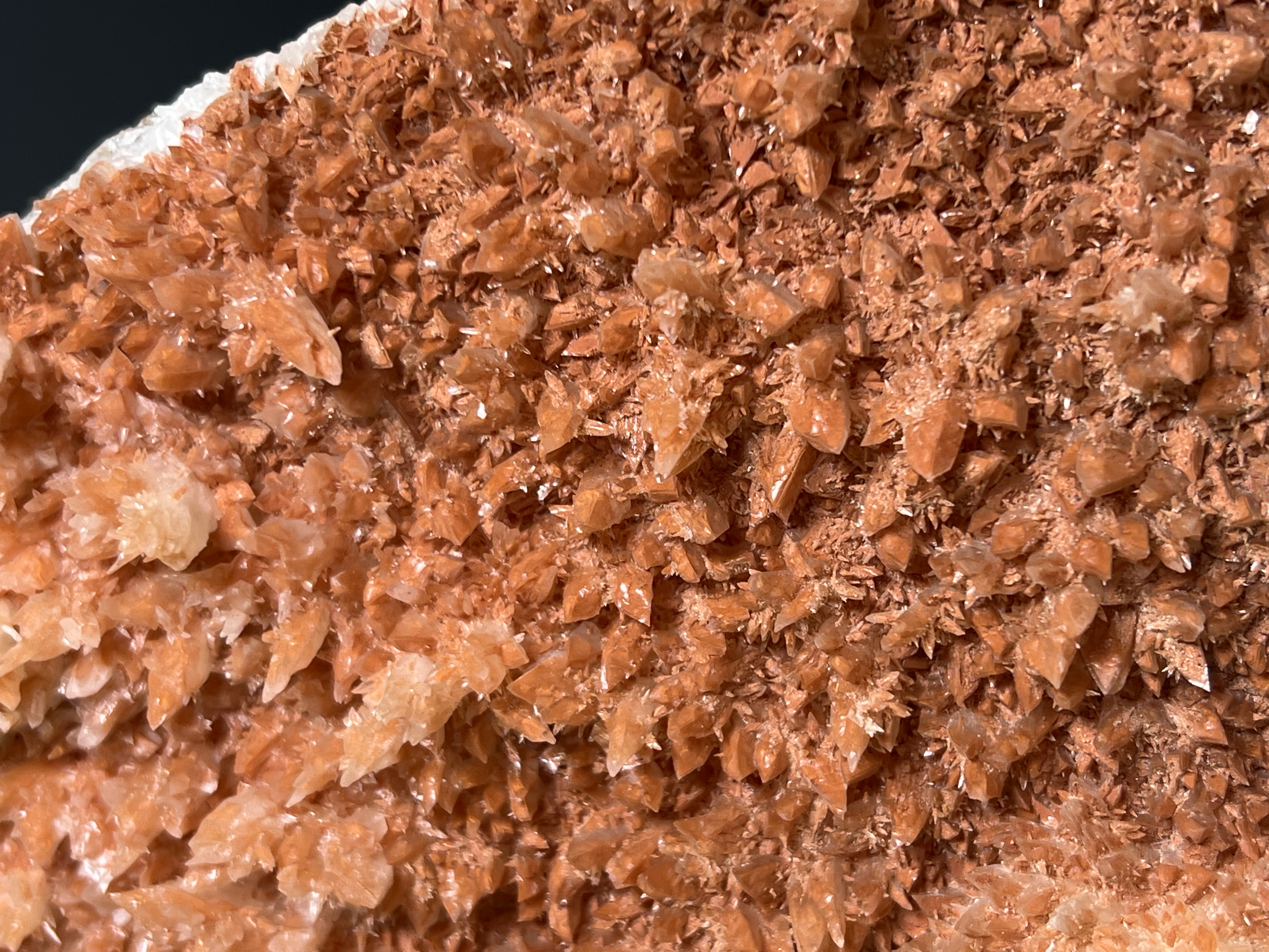 Museum Grade, Orange Crystal Calcite Specimen, 2,2kg