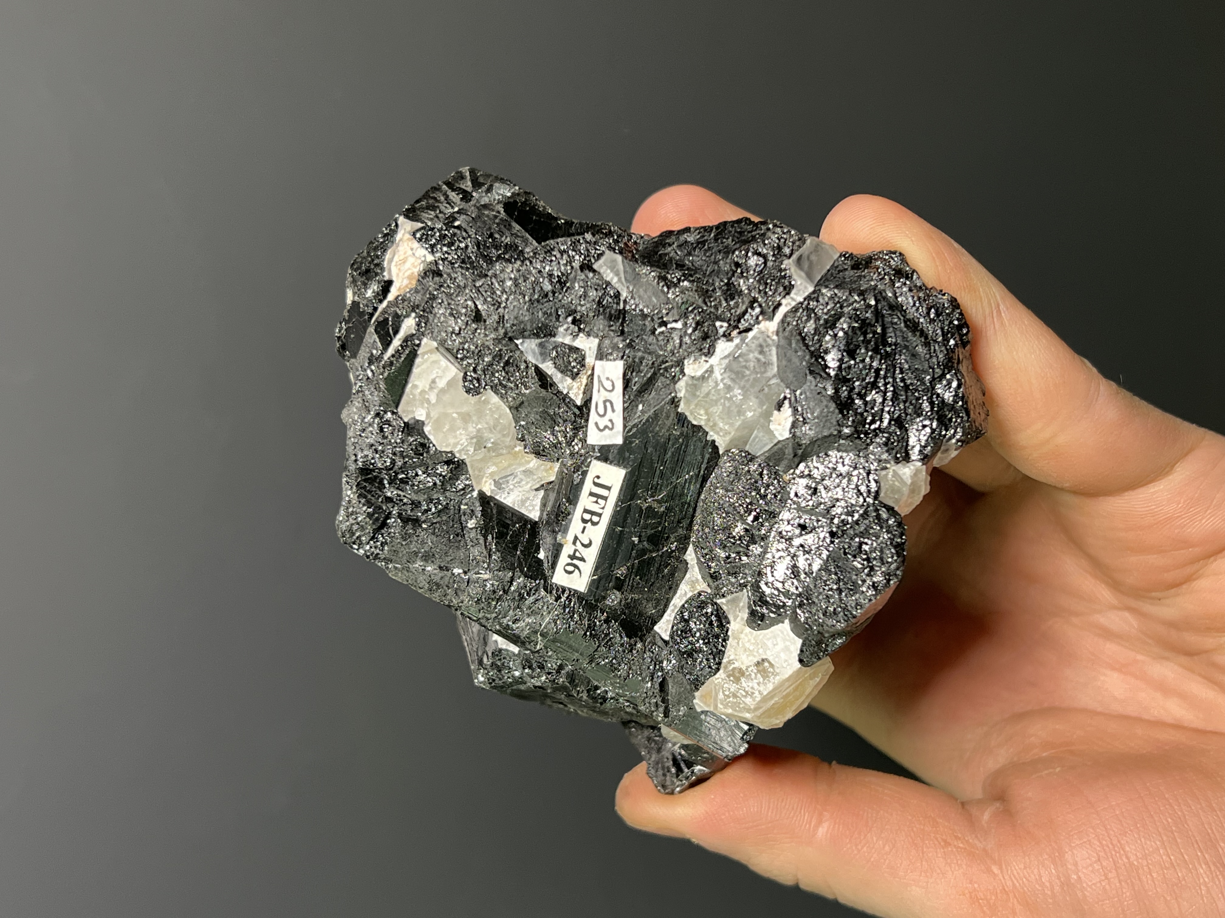 Showy Tourmaline Schorl Specimen, 898gram