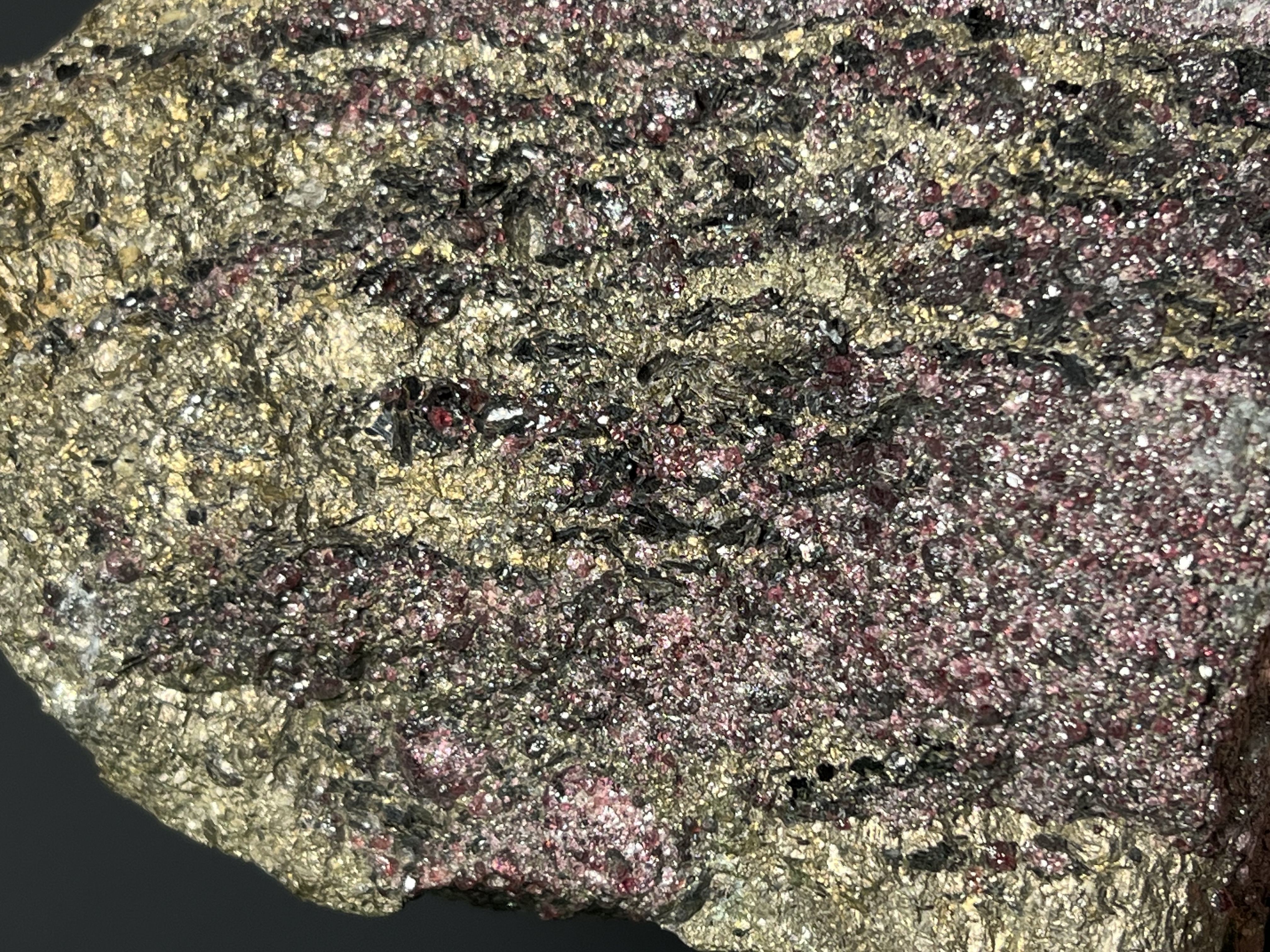 Pyrrhotite, Quartz, Biotite And Garnet Specimen, 1,9kg