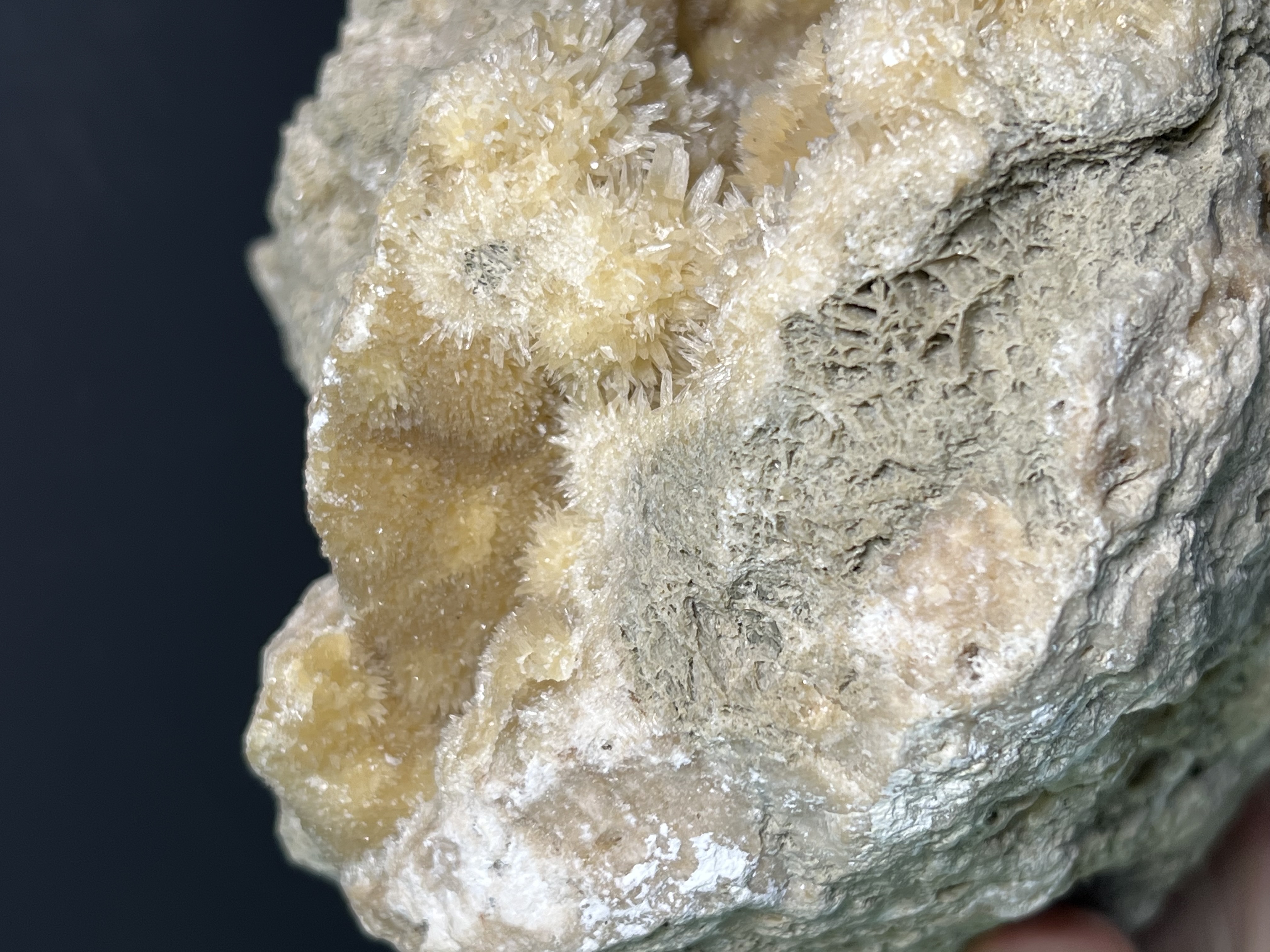 Very Special Colemanite Specimen, 2,8kg