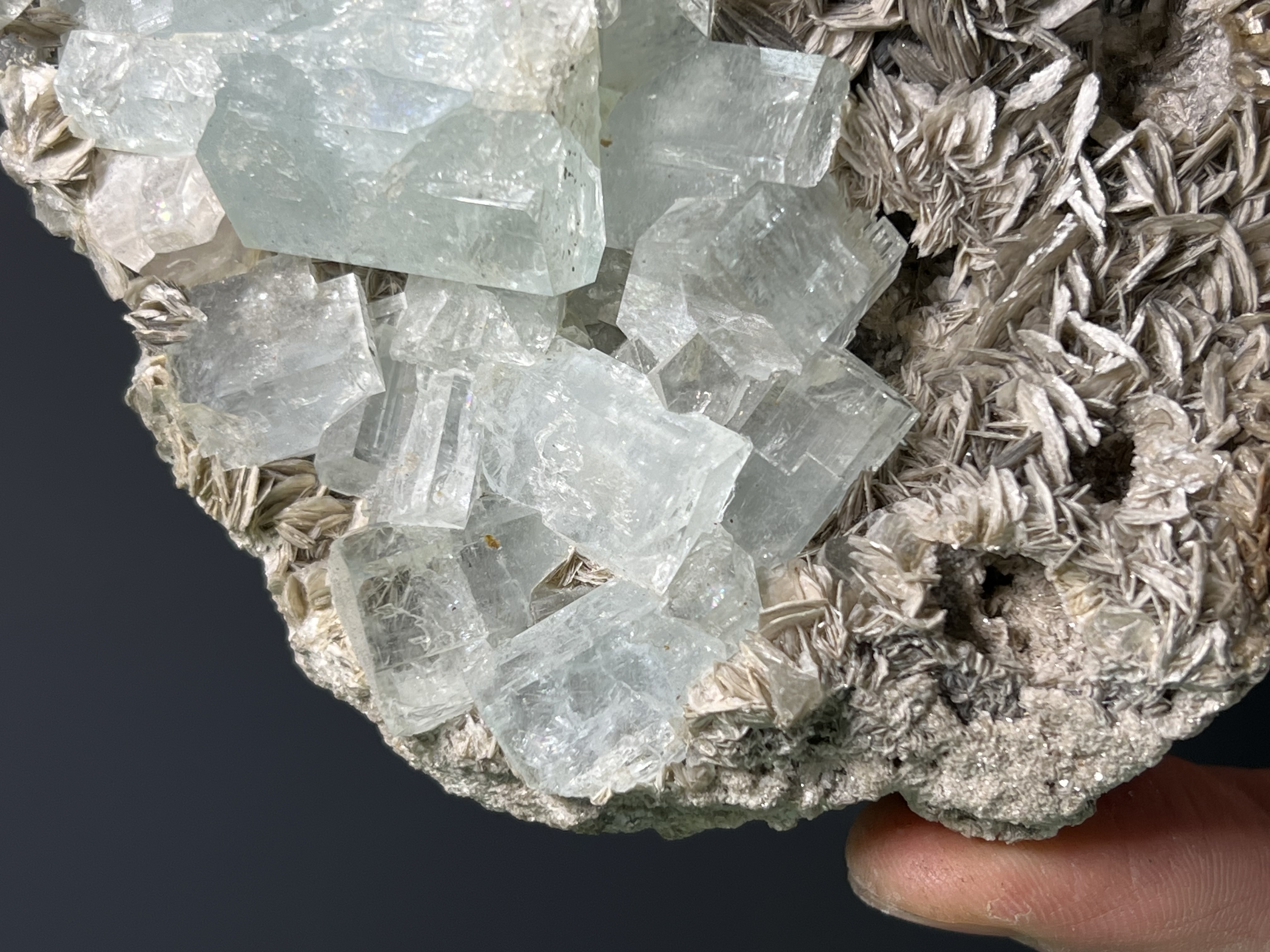 Museum Grade, Aquamarine With Muscovite Specimen, 700gram