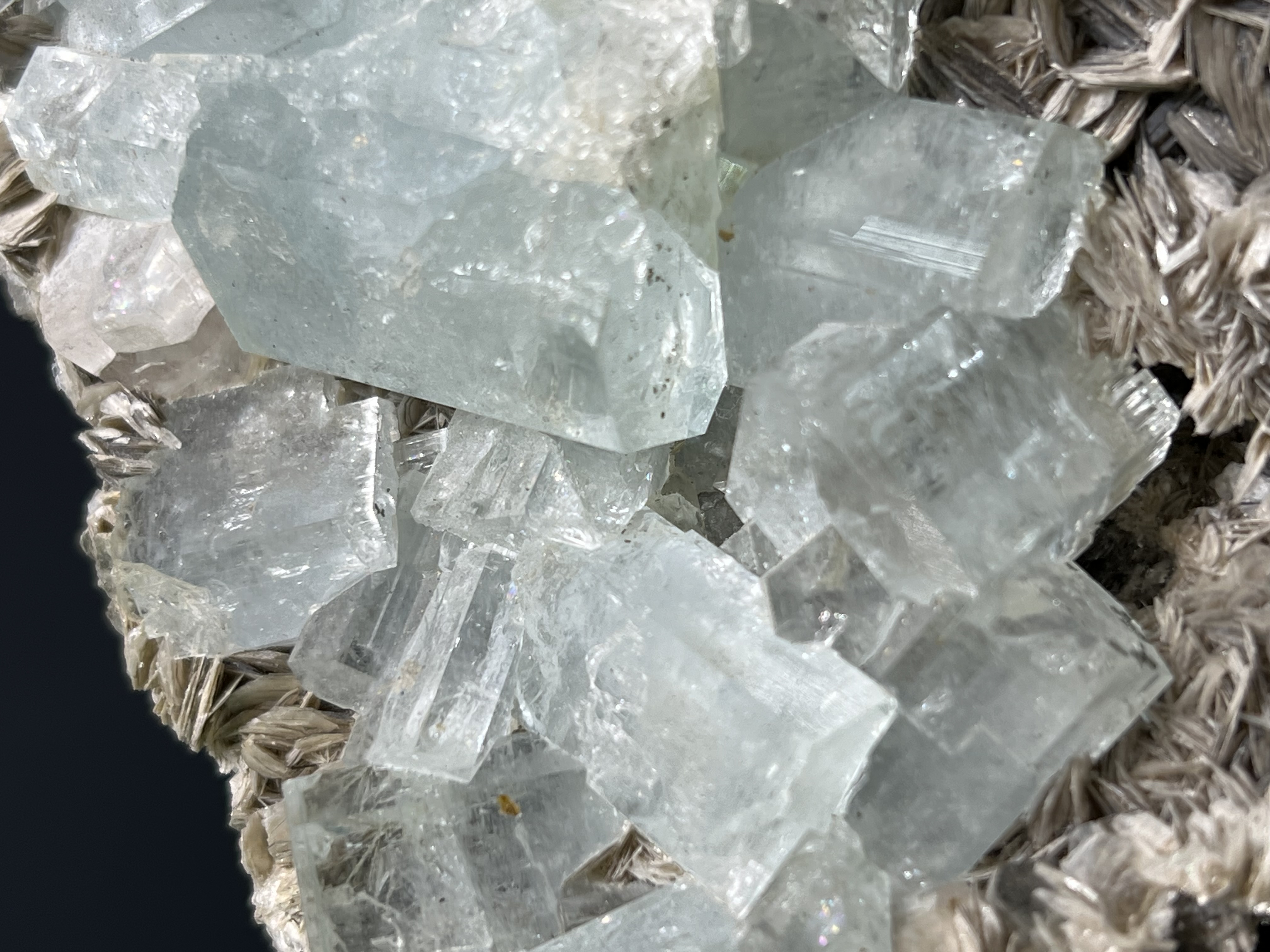 Museum Grade, Aquamarine With Muscovite Specimen, 700gram