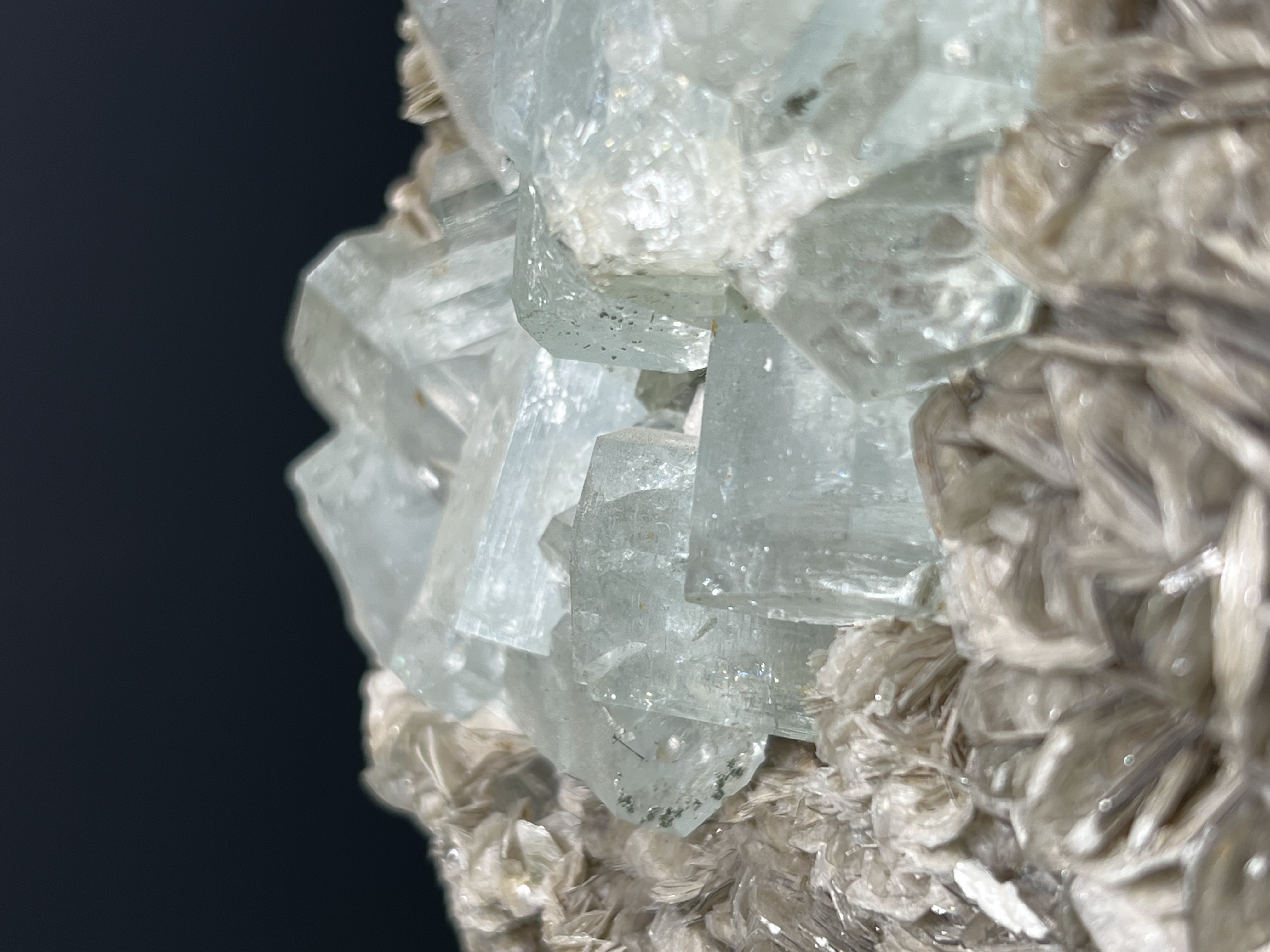 Museum Grade, Aquamarine With Muscovite Specimen, 700gram